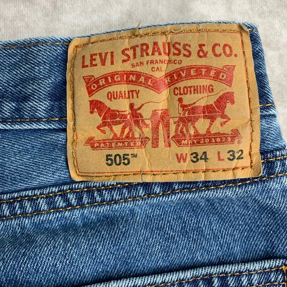 Levis 505 Regular Fit Straight Leg Jeans Mens 34x32‎ Blue Medium Wash Denim
